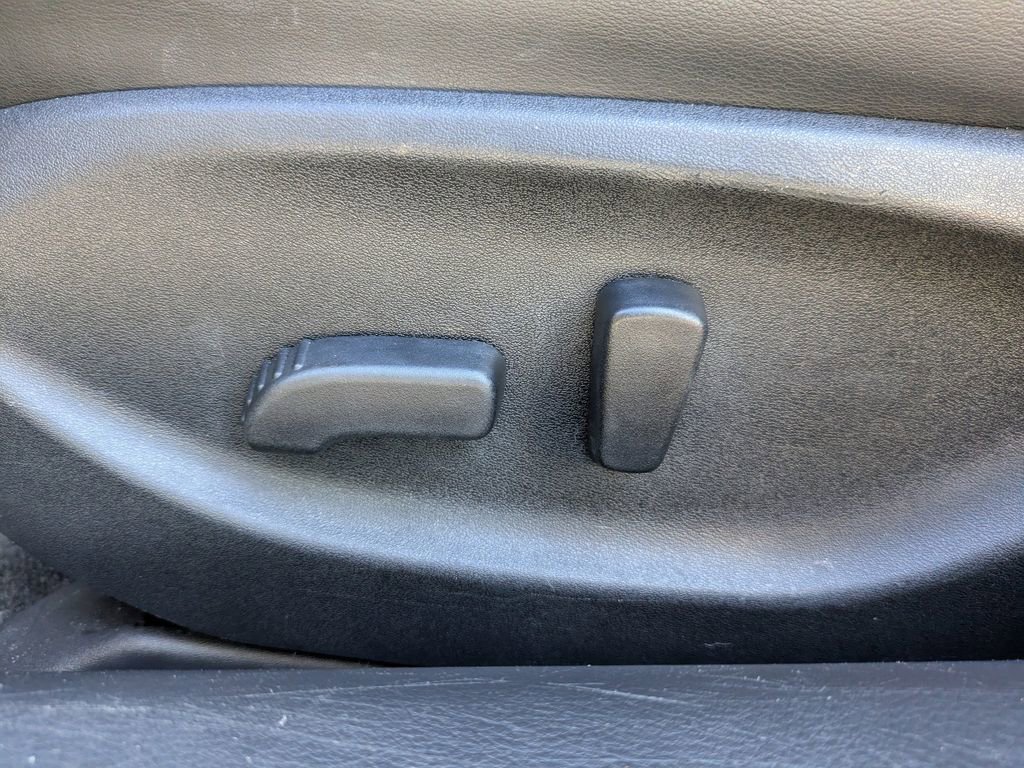 Used 2018 INFINITI Q50 Luxe w/ Cargo Package (L95) image 17