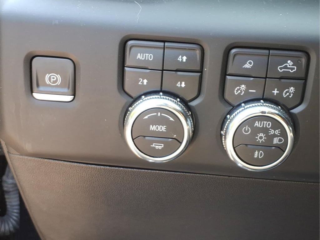 Used 2024 GMC Sierra 3500 AT4 w/ AT4 Premium Plus Package AWD/4WD image 18