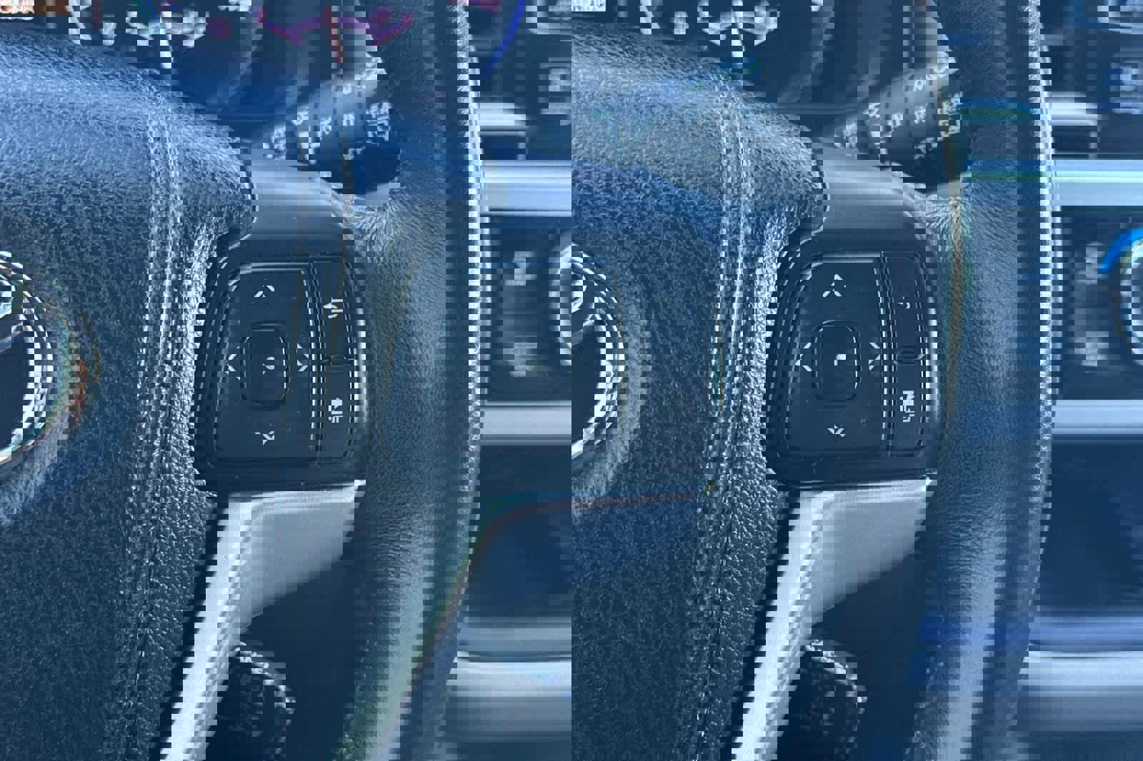 Used 2014 Toyota Highlander Limited image 28