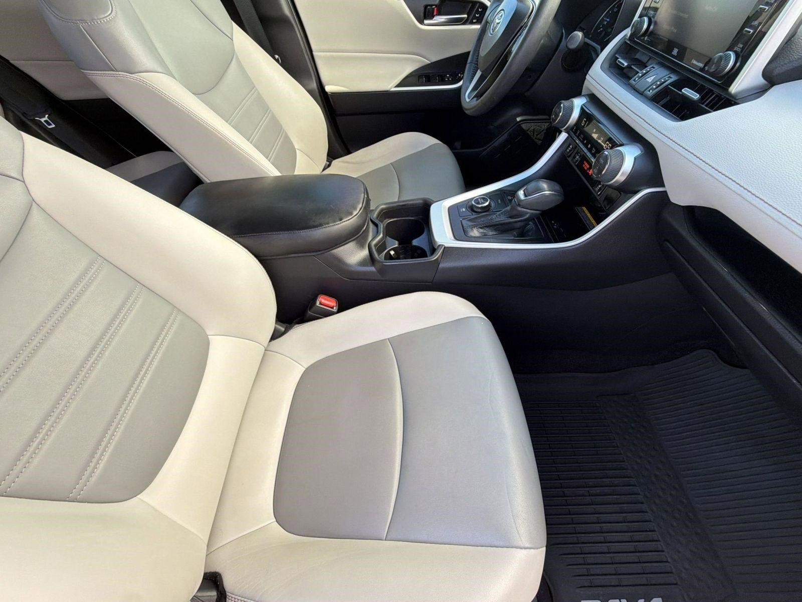 Used 2021 Toyota RAV4 XLE Premium AWD/4WD image 35