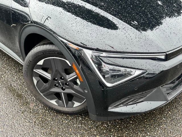 New 2025 Kia EV6 Light w/ Light LR Technology Package RWD image 2