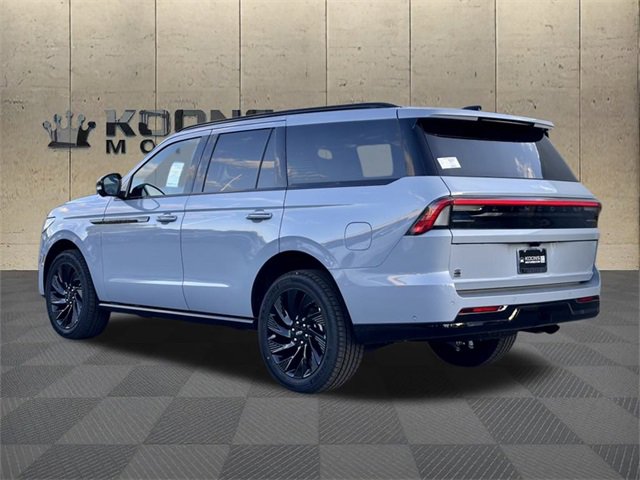 New 2025 Lincoln Navigator Reserve image 5