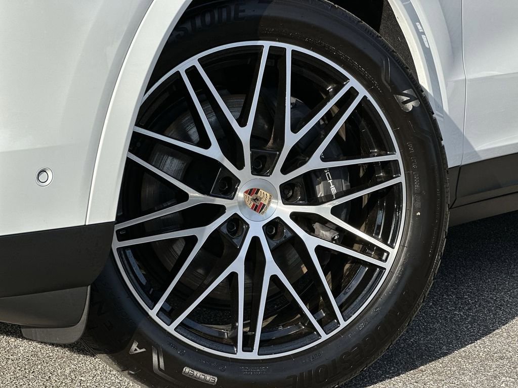 Used 2026 Porsche Cayenne Coupe AWD/4WD image 6