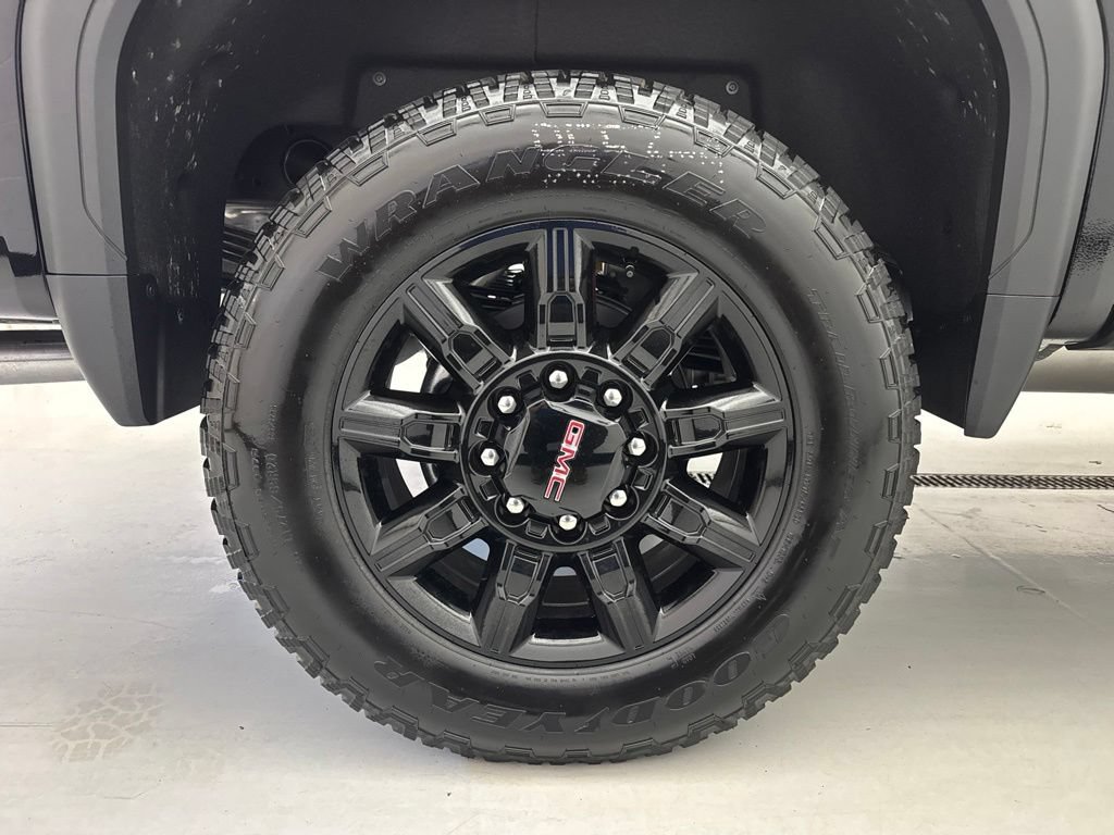 New 2026 GMC Sierra 2500 AT4 w/ AT4 Premium Plus Package AWD/4WD image 9
