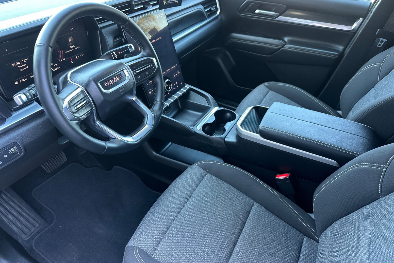 Used 2025 GMC Terrain Elevation image 11