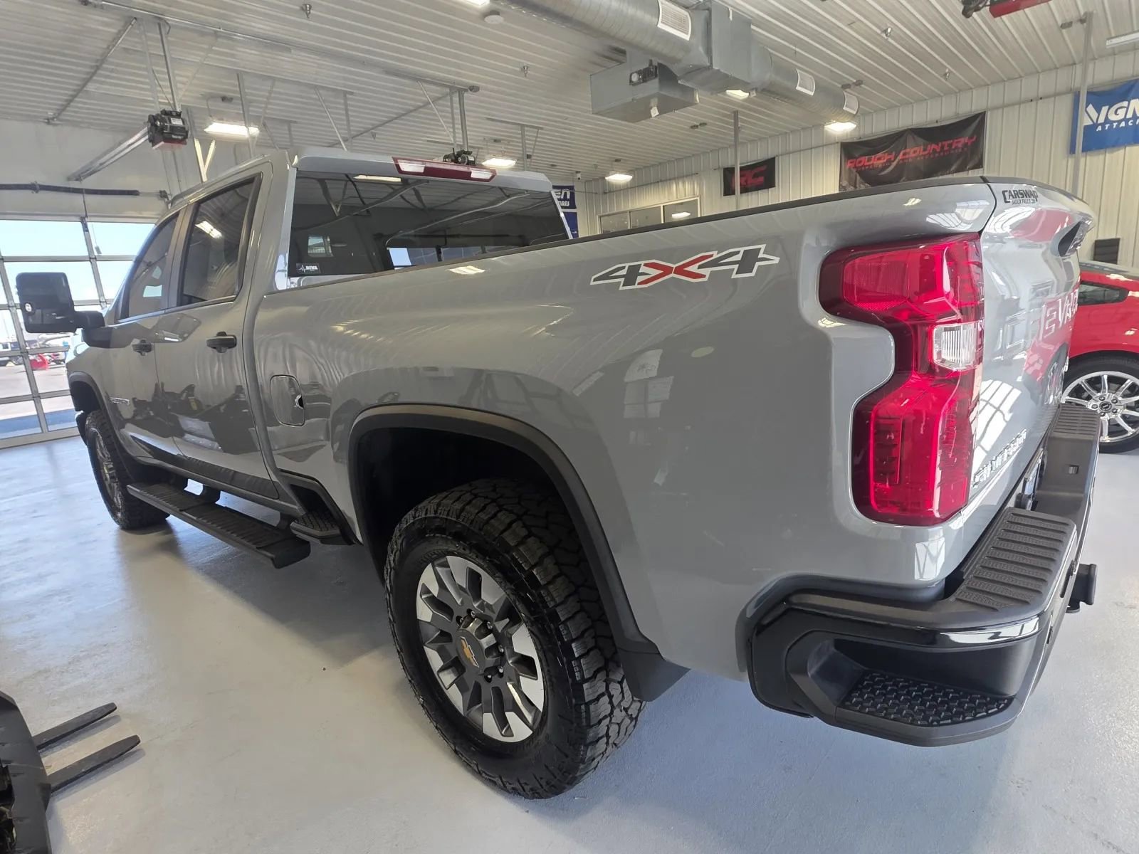 Used 2025 Chevrolet Silverado 2500 Custom w/ Custom Value Package AWD/4WD image 5
