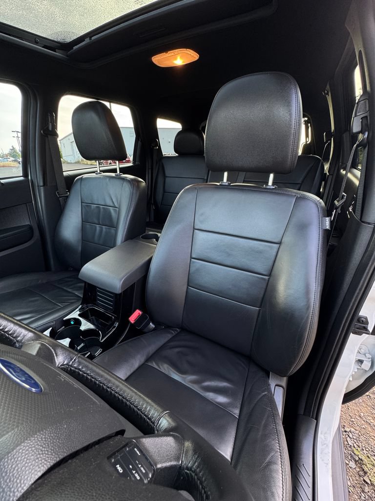 Used 2011 Ford Escape Limited w/ 302A Rapid Spec Order Code AWD/4WD image 32