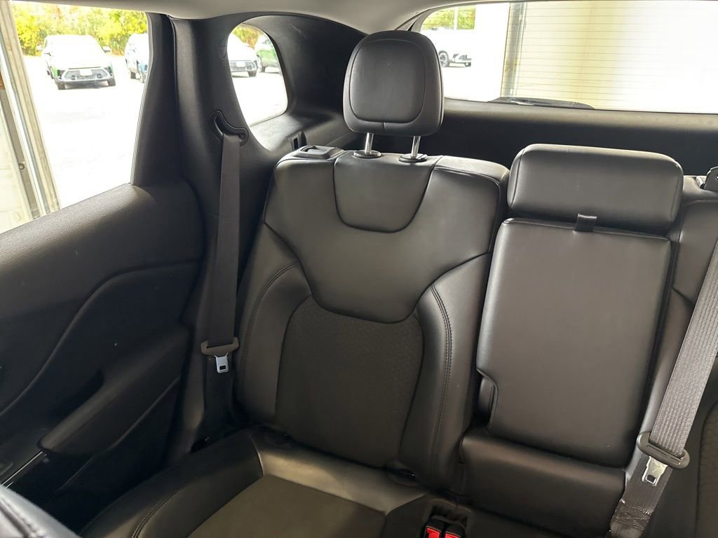 Used 2020 Jeep Cherokee Latitude Plus image 14