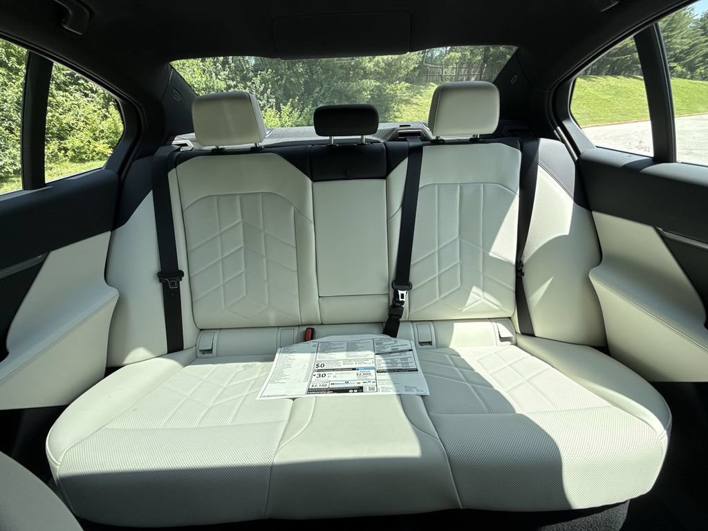 Certified 2026 BMW 530i xDrive w/ Premium Package AWD/4WD image 27