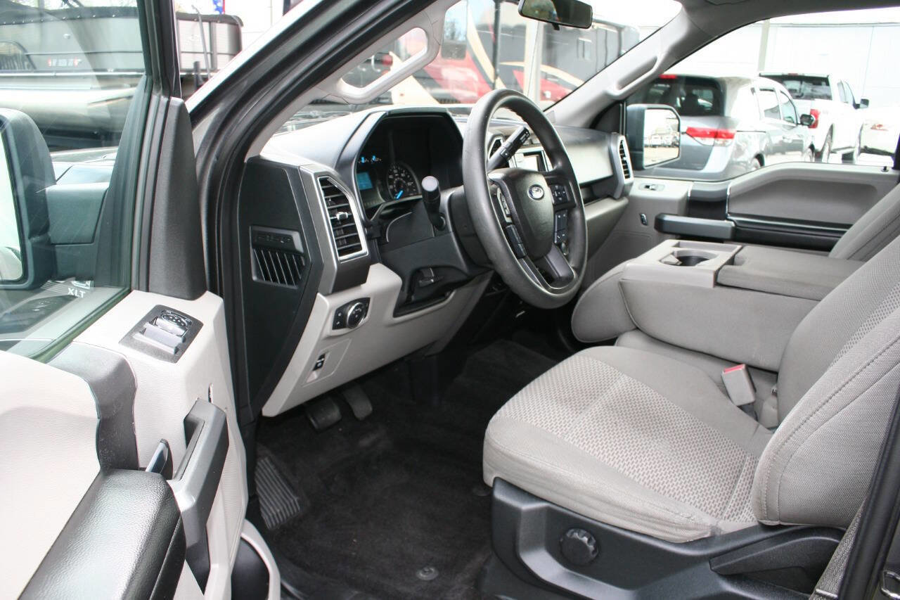 Used 2016 Ford F150 XLT AWD/4WD image 12