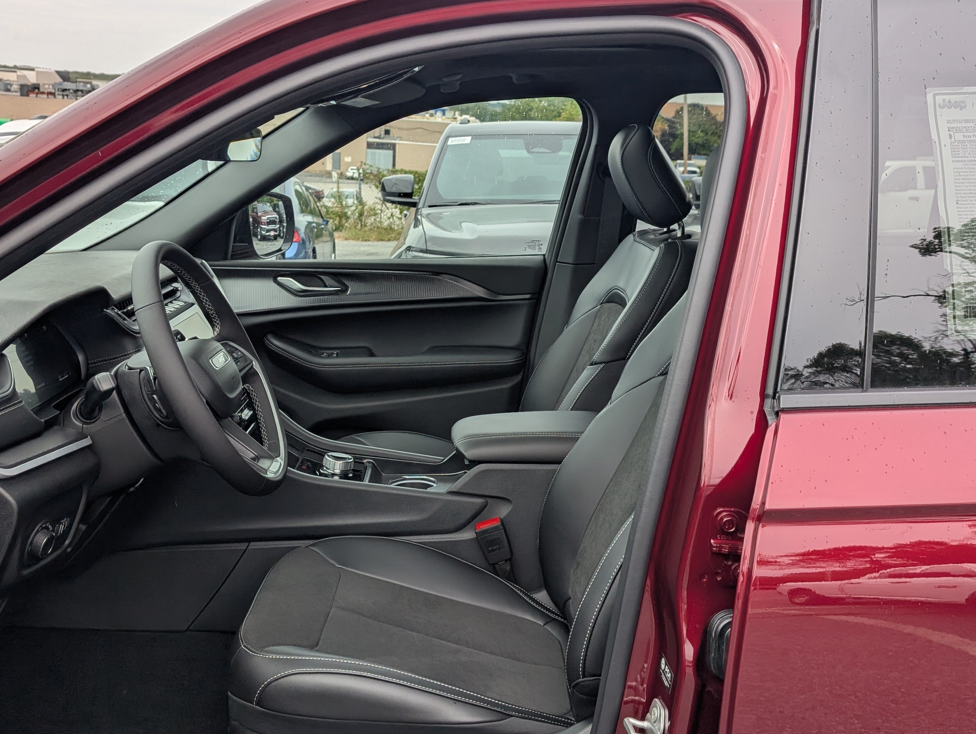 New 2025 Jeep Grand Cherokee Altitude AWD/4WD image 14