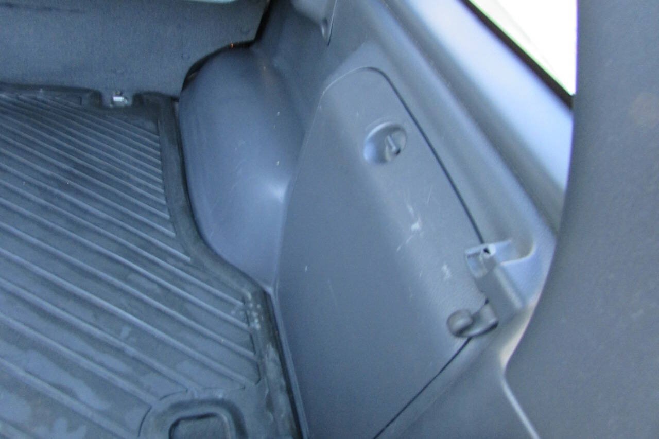 Used 1999 Isuzu Rodeo LS RWD image 30