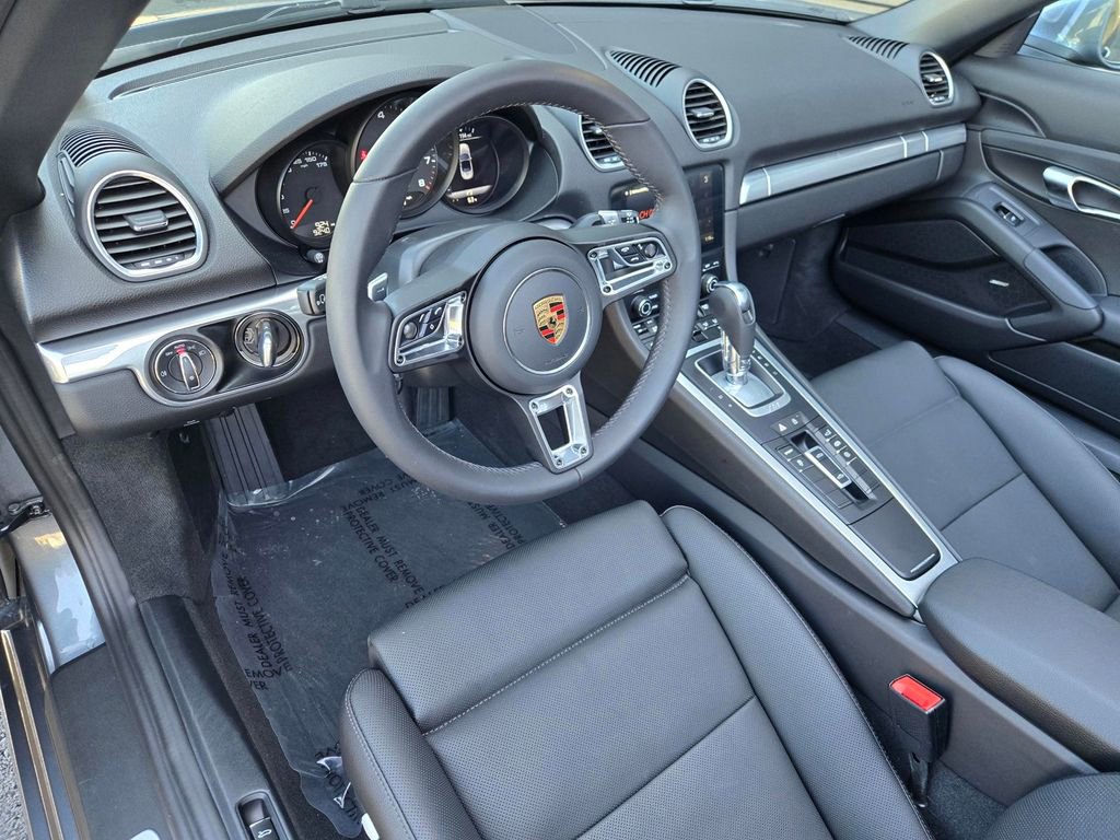 Used 2025 Porsche 718 Boxster image 4
