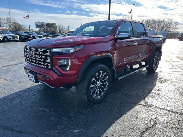 Used 2024 GMC Canyon Denali image 17