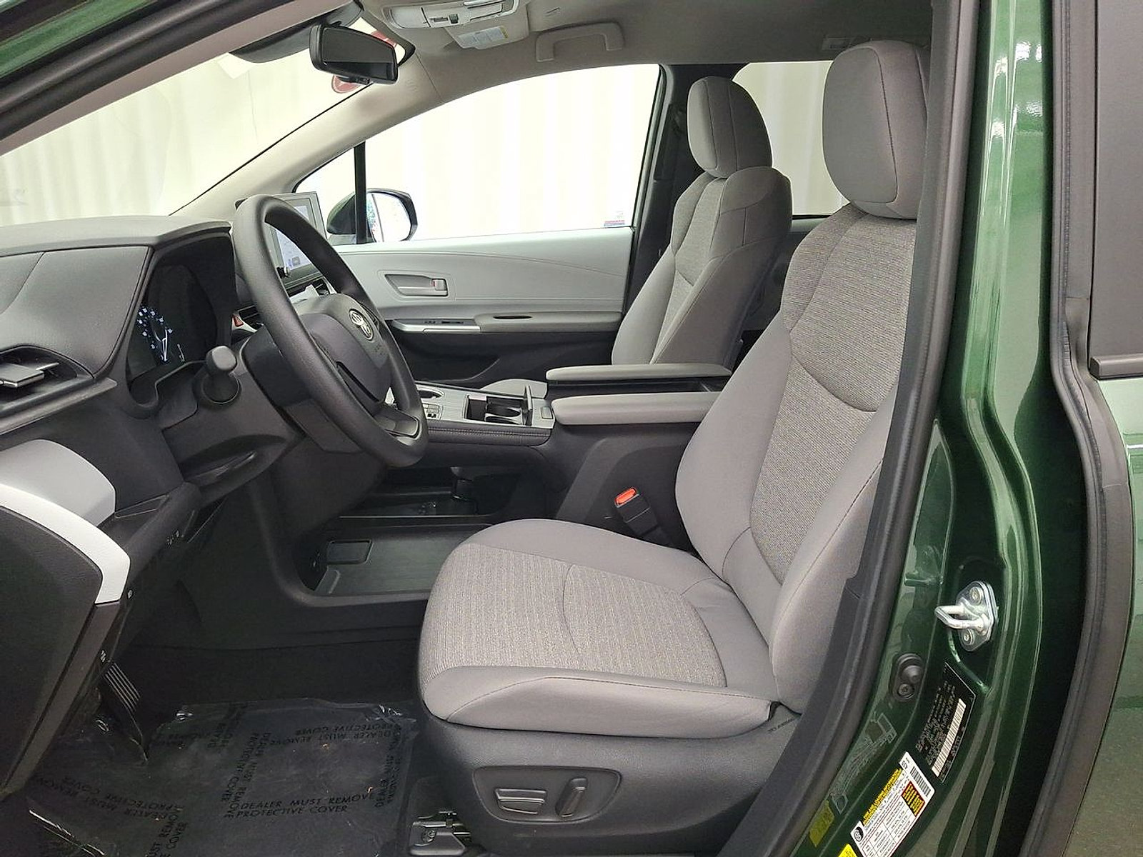 Certified 2026 Toyota Sienna LE AWD/4WD image 15