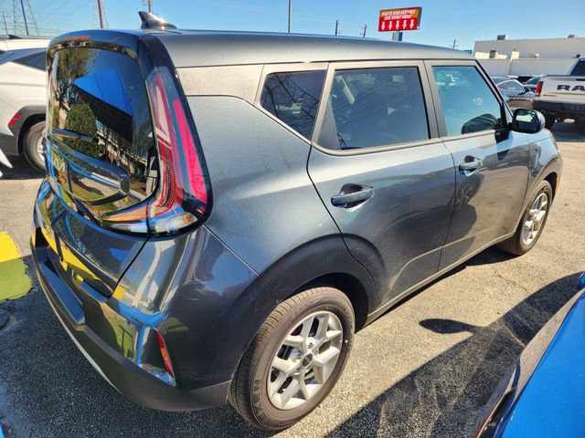 Used 2025 Kia Soul LX w/ LX Technology Package image 5