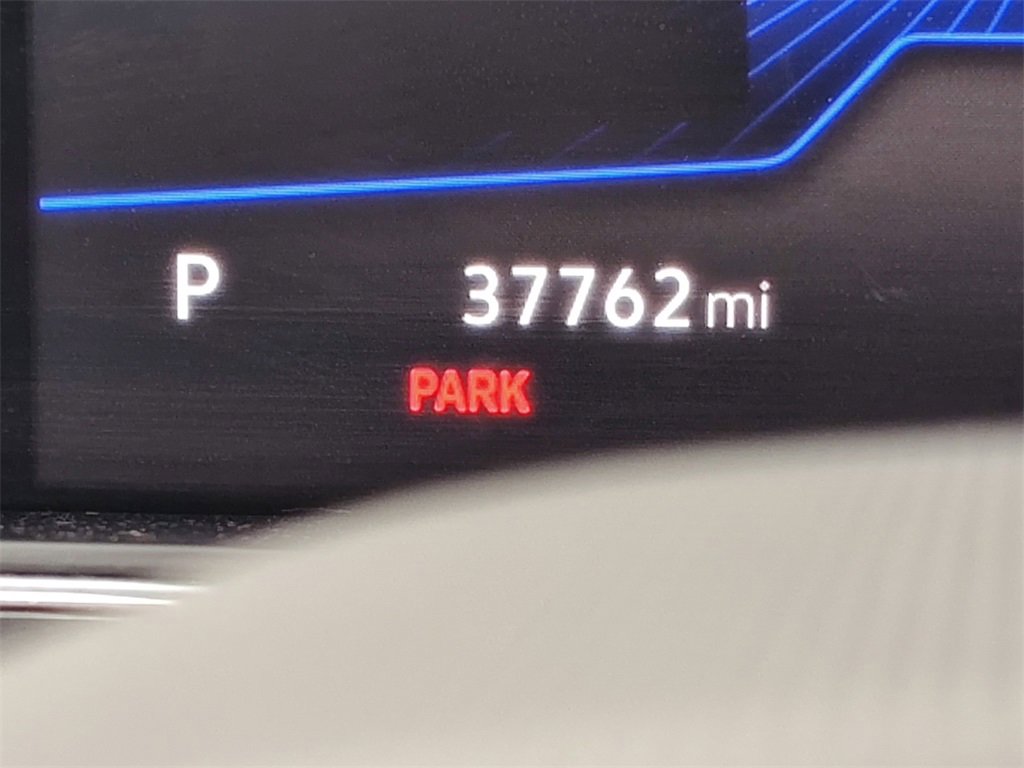 Used 2022 Volkswagen Tiguan SE image 40