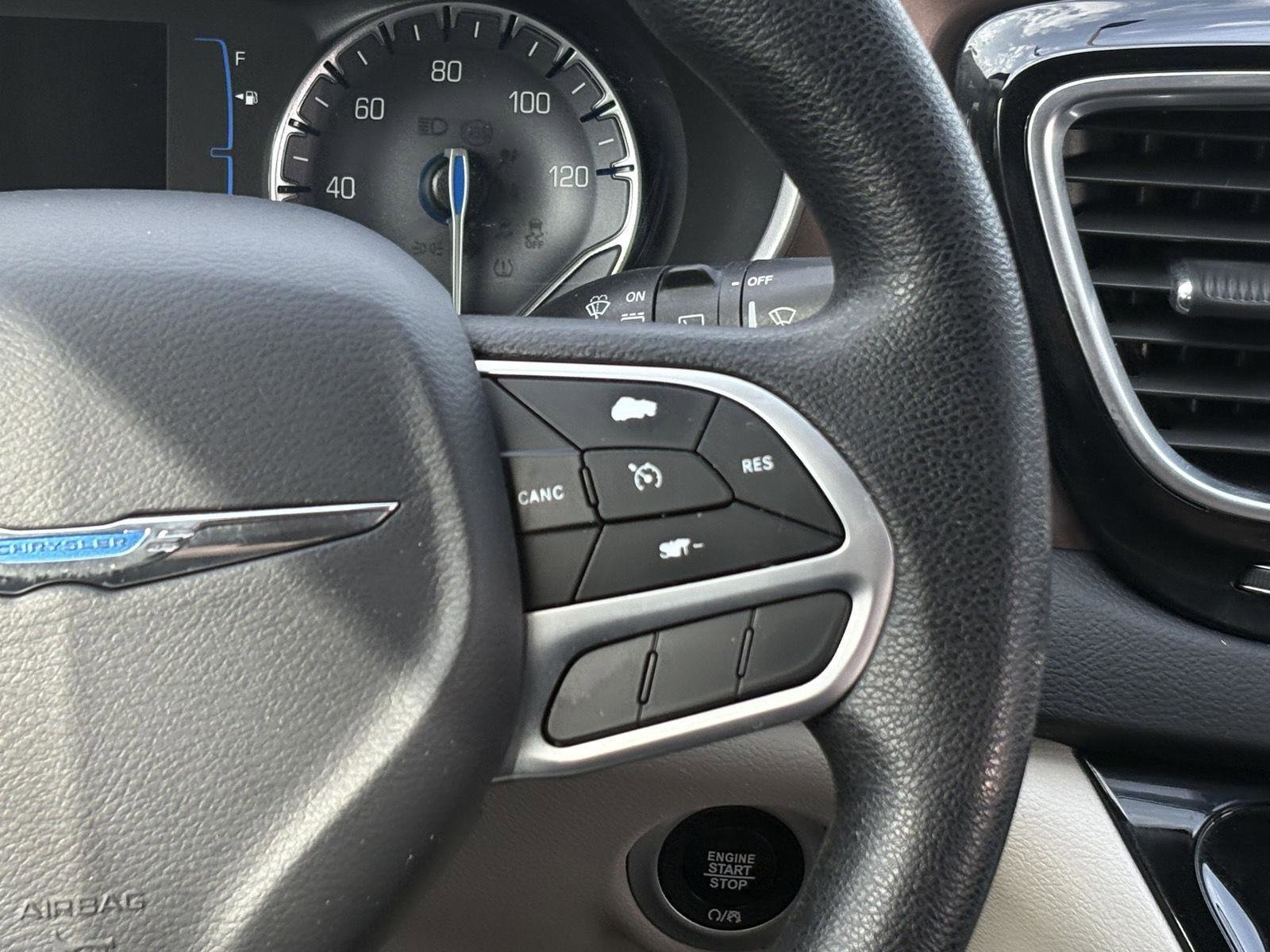 Used 2020 Chrysler Voyager LX FWD image 10
