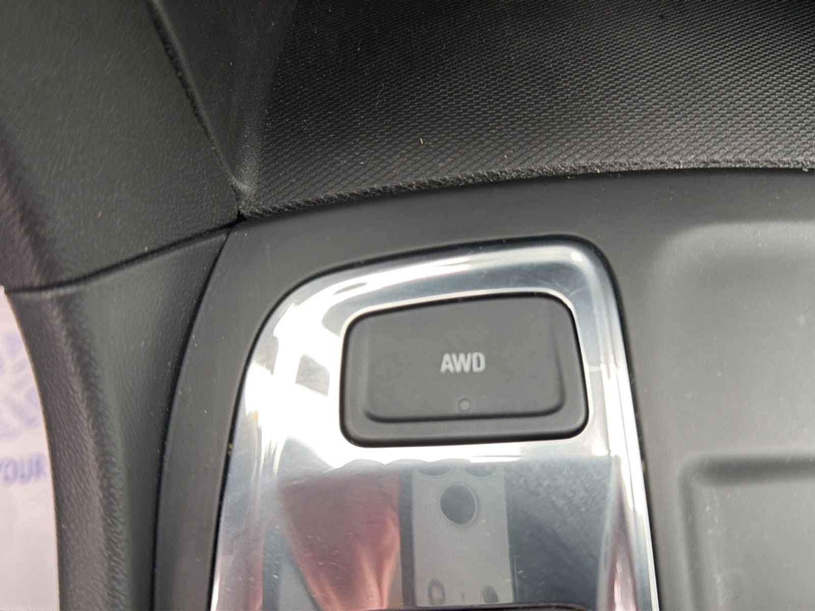 Used 2024 Chevrolet Equinox LT w/ LPO, Floor Liner Package AWD/4WD image 14