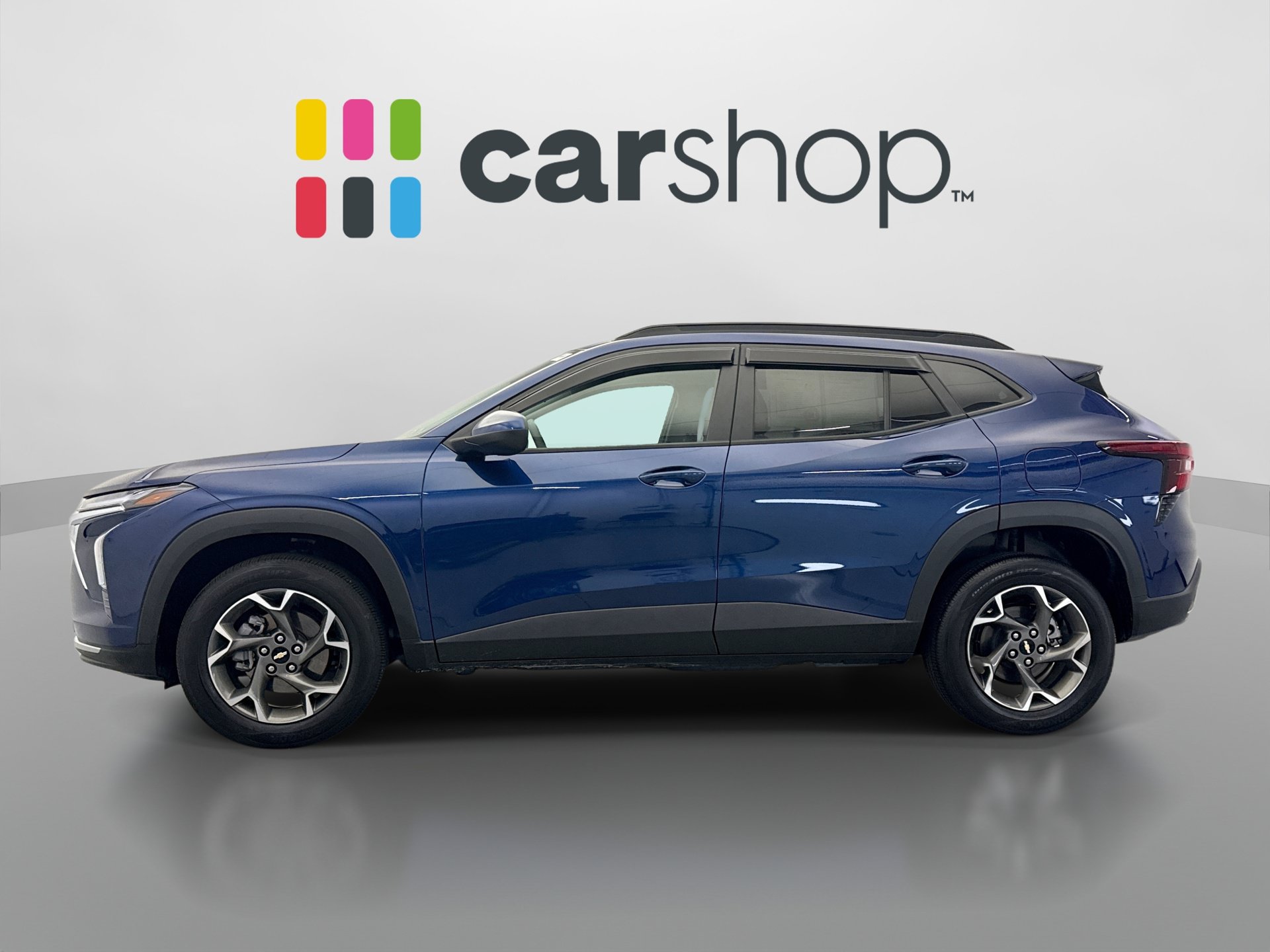 Used 2024 Chevrolet Trax LT FWD image 2