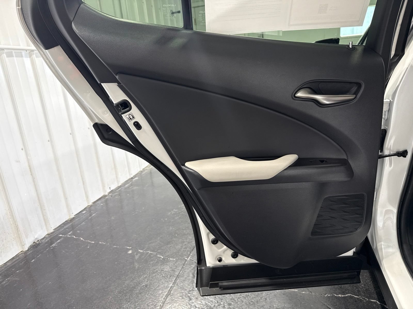 Used 2020 Lexus UX 250h w/ Premium Package AWD/4WD image 19