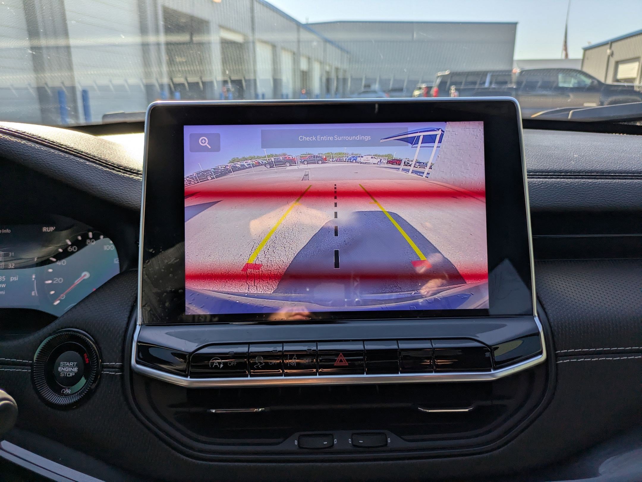 Used 2024 Jeep Compass Latitude w/ Convenience Group image 17