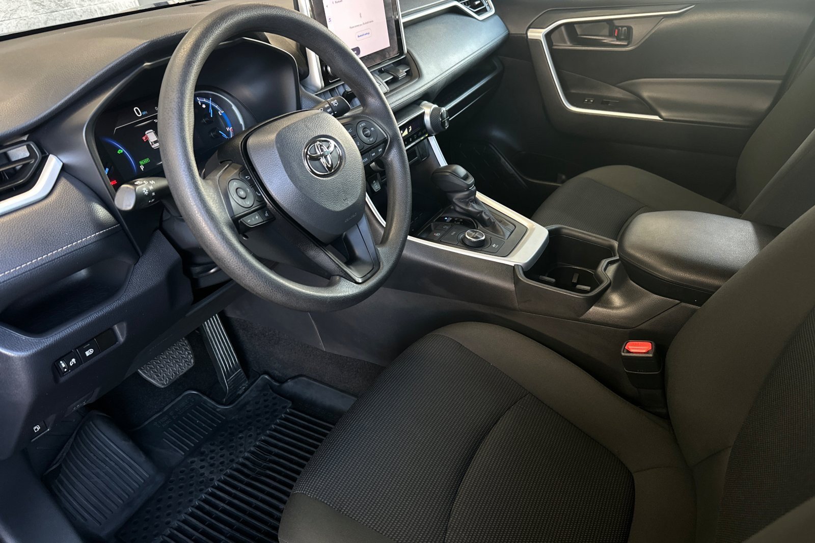 Certified 2024 Toyota RAV4 LE AWD/4WD image 9