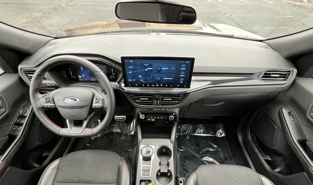 Used 2023 Ford Escape ST-Line w/ Tech Pack #1 AWD/4WD image 11