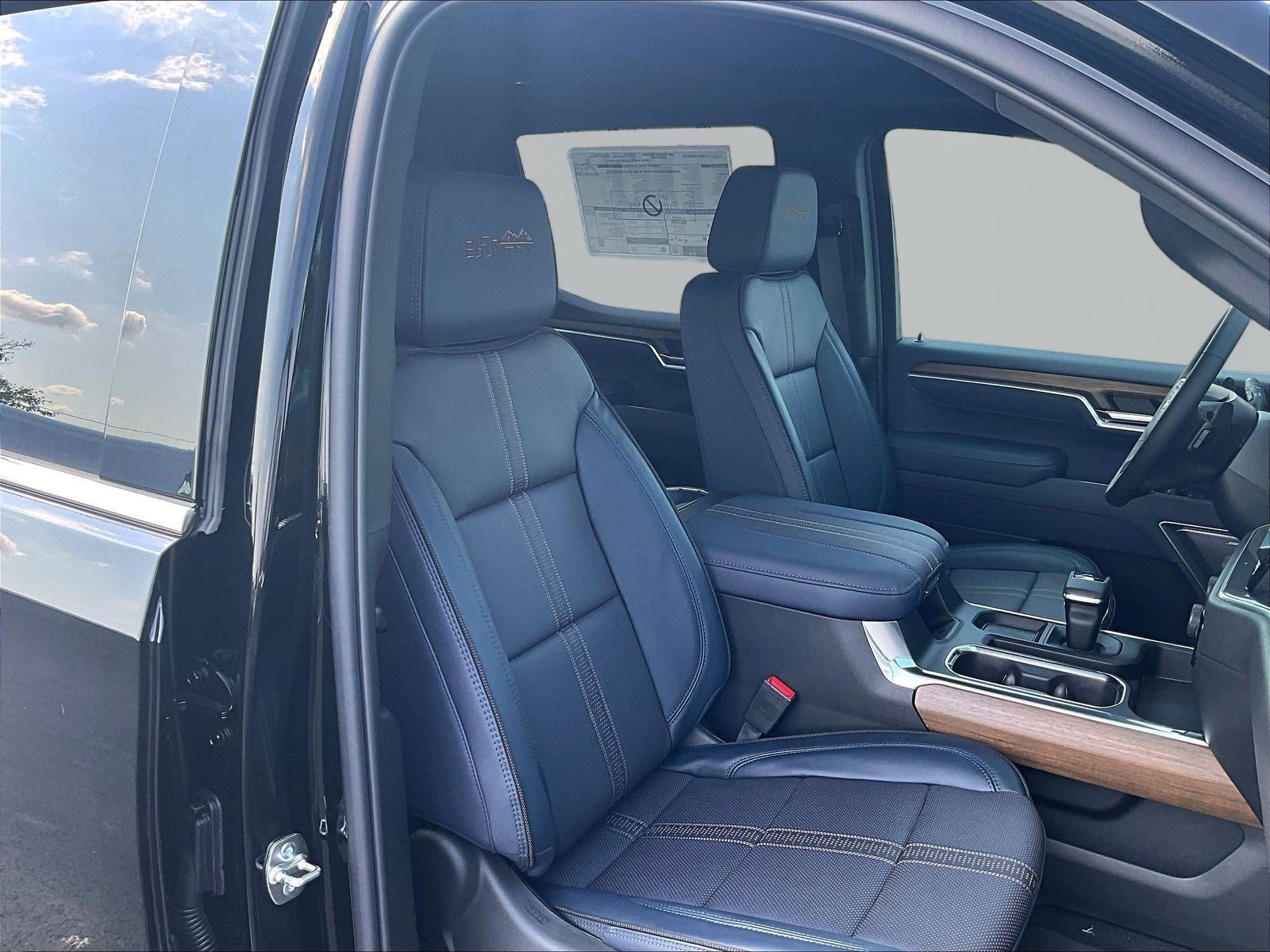 New 2026 Chevrolet Silverado 1500 High Country w/ High Country Premium Package AWD/4WD image 19