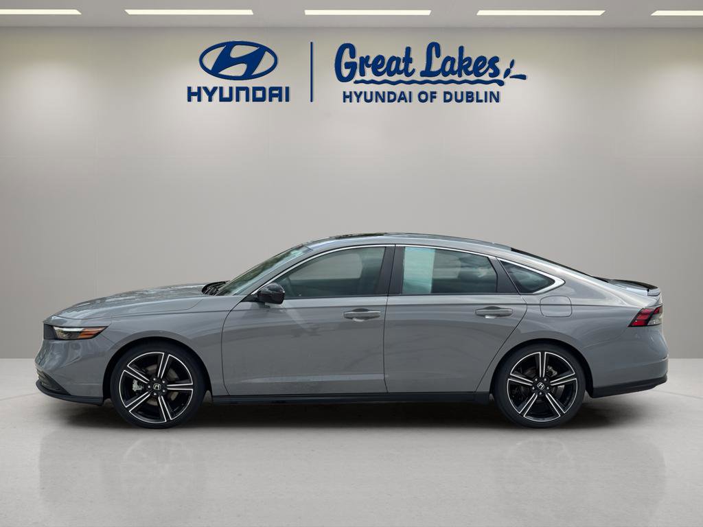 Used 2025 Honda Accord Sport image 2