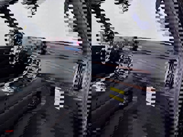 New 2025 Nissan Armada SL w/ Captain's Chari Seat Package image 35