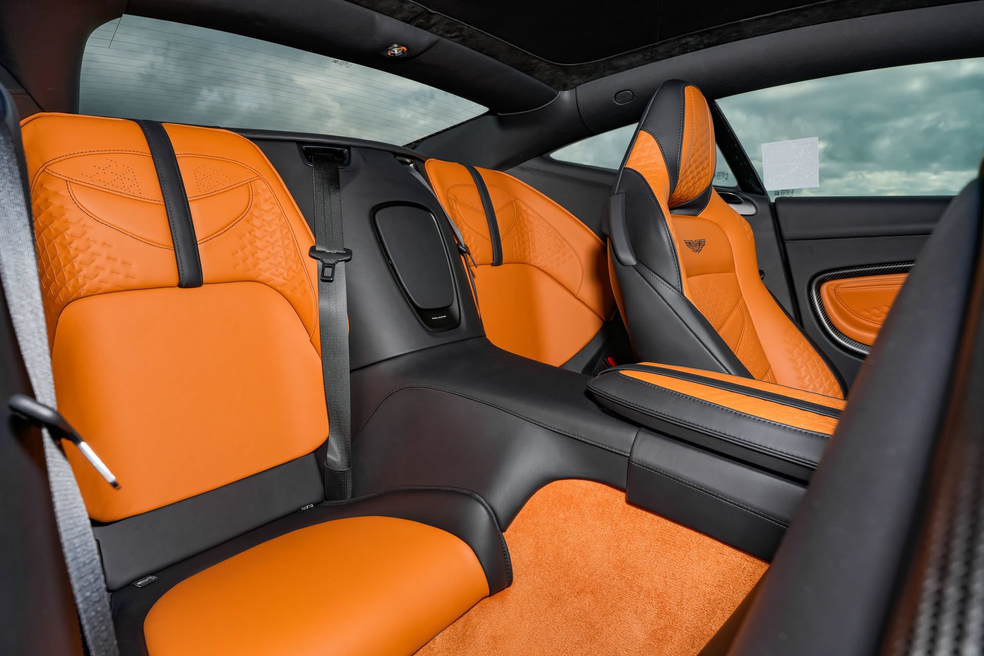 Used 2023 Aston Martin DBS Coupe RWD image 17