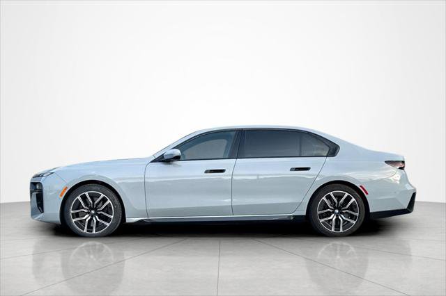 Used 2023 BMW 740i w/ Parking Assistance Package image 2