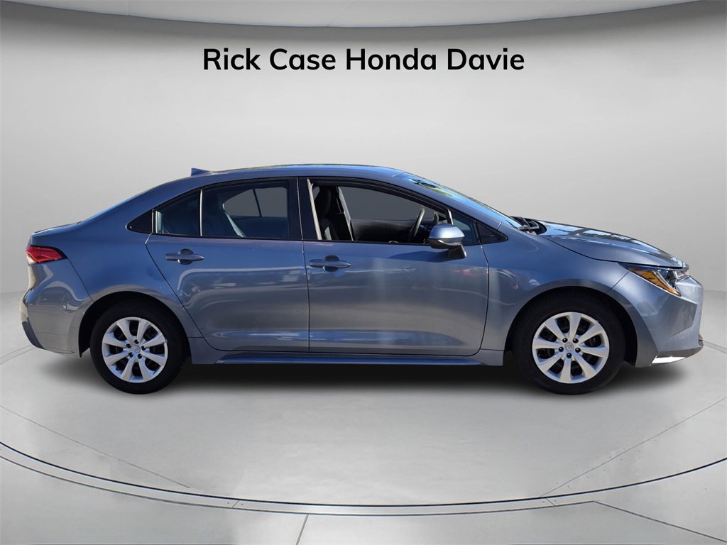 Used 2024 Toyota Corolla LE image 3