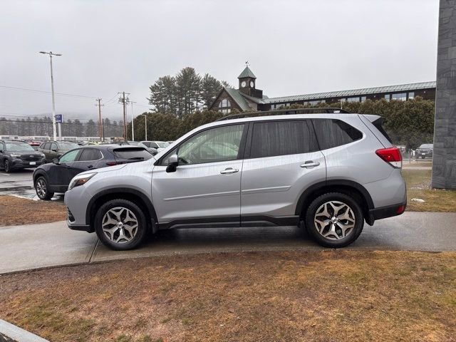 Used 2023 Subaru Forester Premium image 7