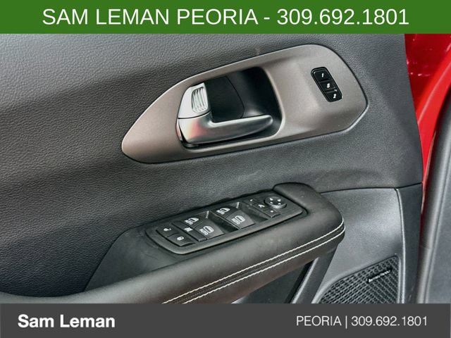 New 2027 Chrysler Pacifica Limited FWD image 18