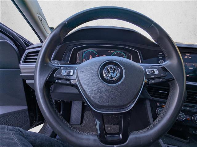 Used 2019 Volkswagen Jetta SEL w/ Cold Weather Package image 16