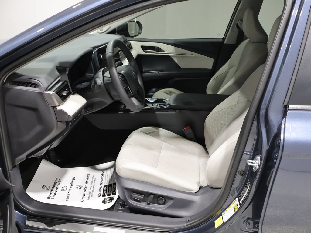Used 2026 Toyota Camry XLE w/ Premium Plus Package FWD image 11