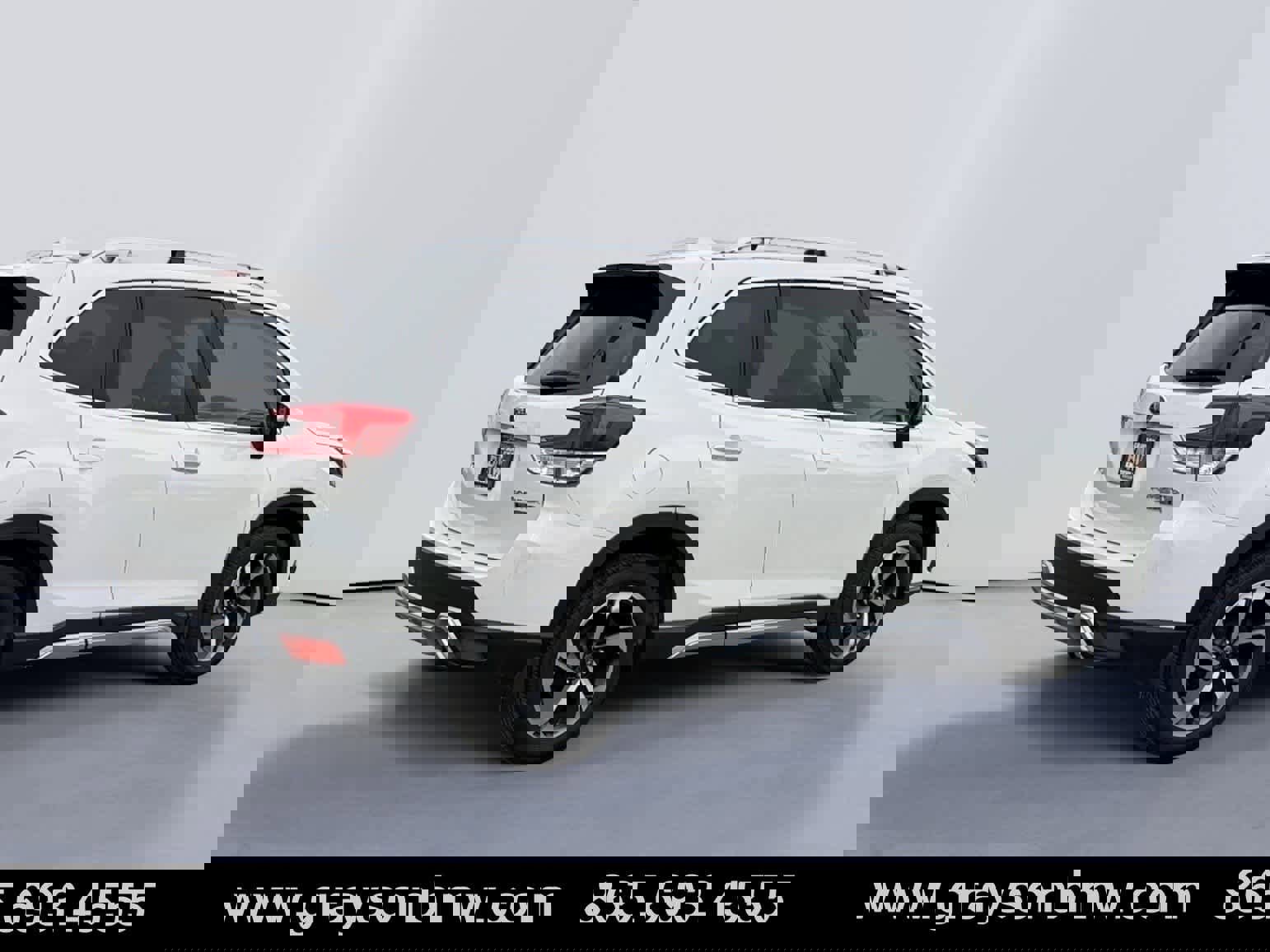 Used 2022 Subaru Forester Touring image 3