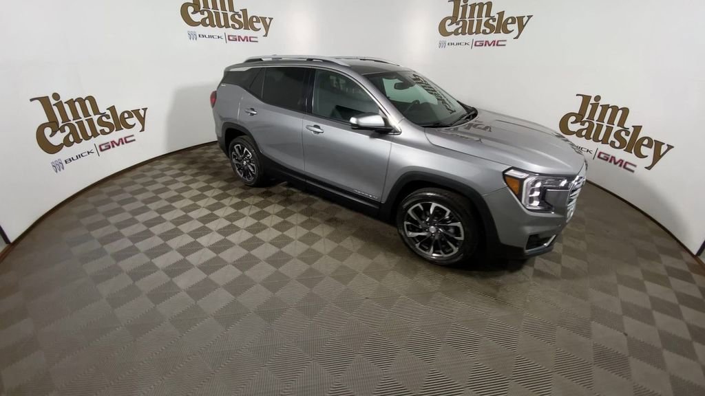 Certified 2023 GMC Terrain SLT AWD/4WD image 2