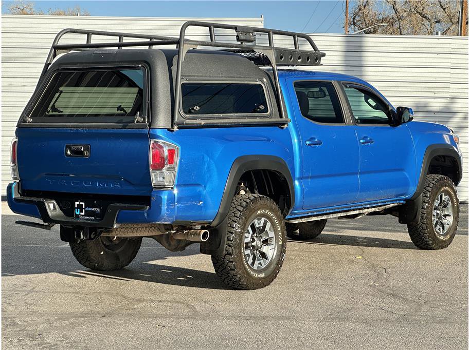 Used 2017 Toyota Tacoma TRD Off-Road image 10