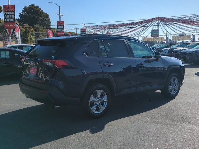 Used 2025 Toyota RAV4 XLE AWD/4WD image 8