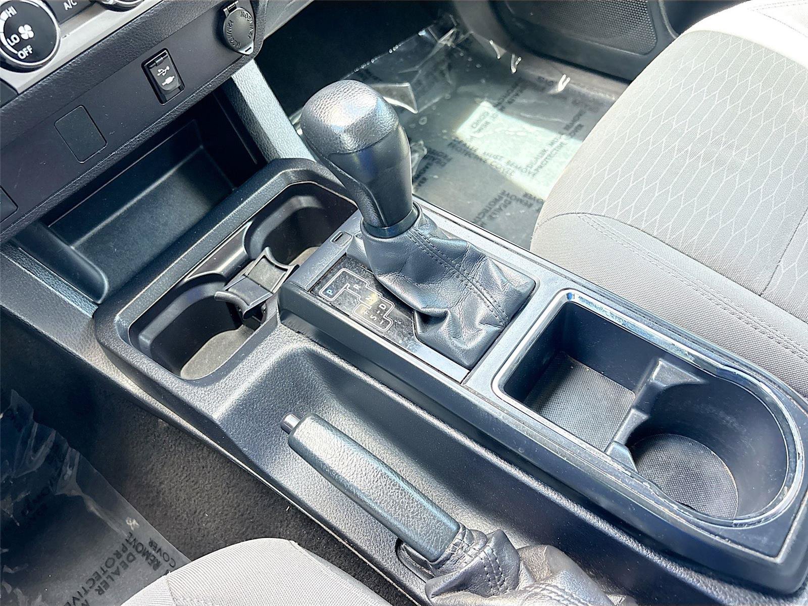 Used 2017 Toyota Tacoma SR RWD image 16