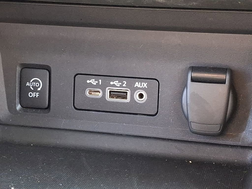 Used 2024 Nissan Sentra SV image 24