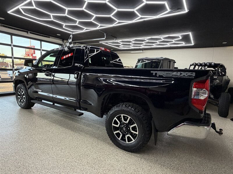 Used 2018 Toyota Tundra SR5 AWD/4WD image 3