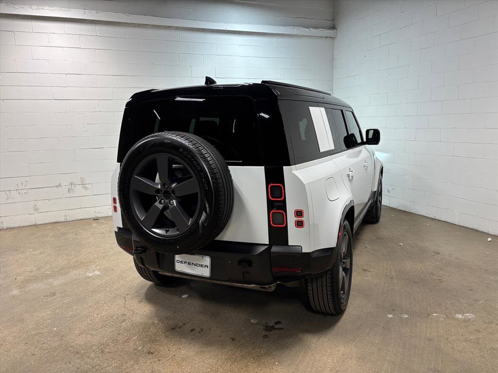 Used 2026 Land Rover Defender 110 X-Dynamic SE image 7