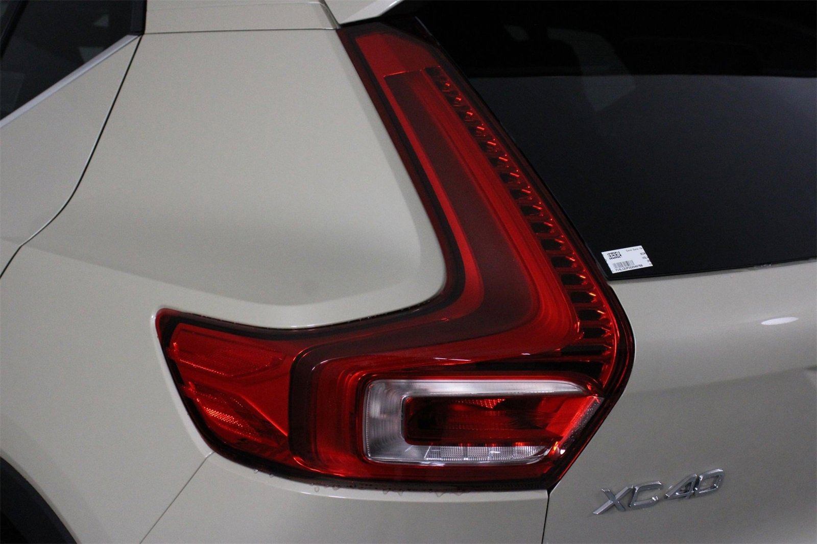 New 2025 Volvo XC40 B5 Ultra w/ Climate Package image 15