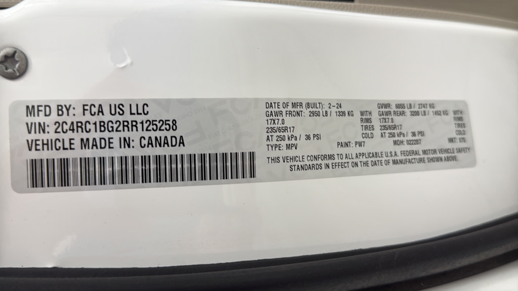 Used 2024 Chrysler Pacifica Touring-L FWD image 28