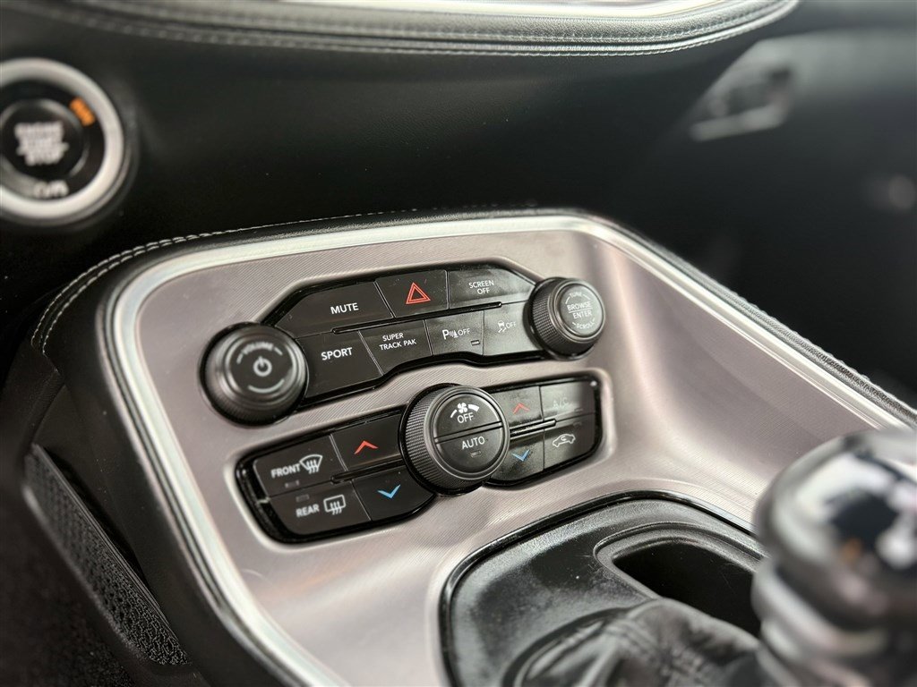 Used 2022 Dodge Challenger R/T w/ Plus Package image 31