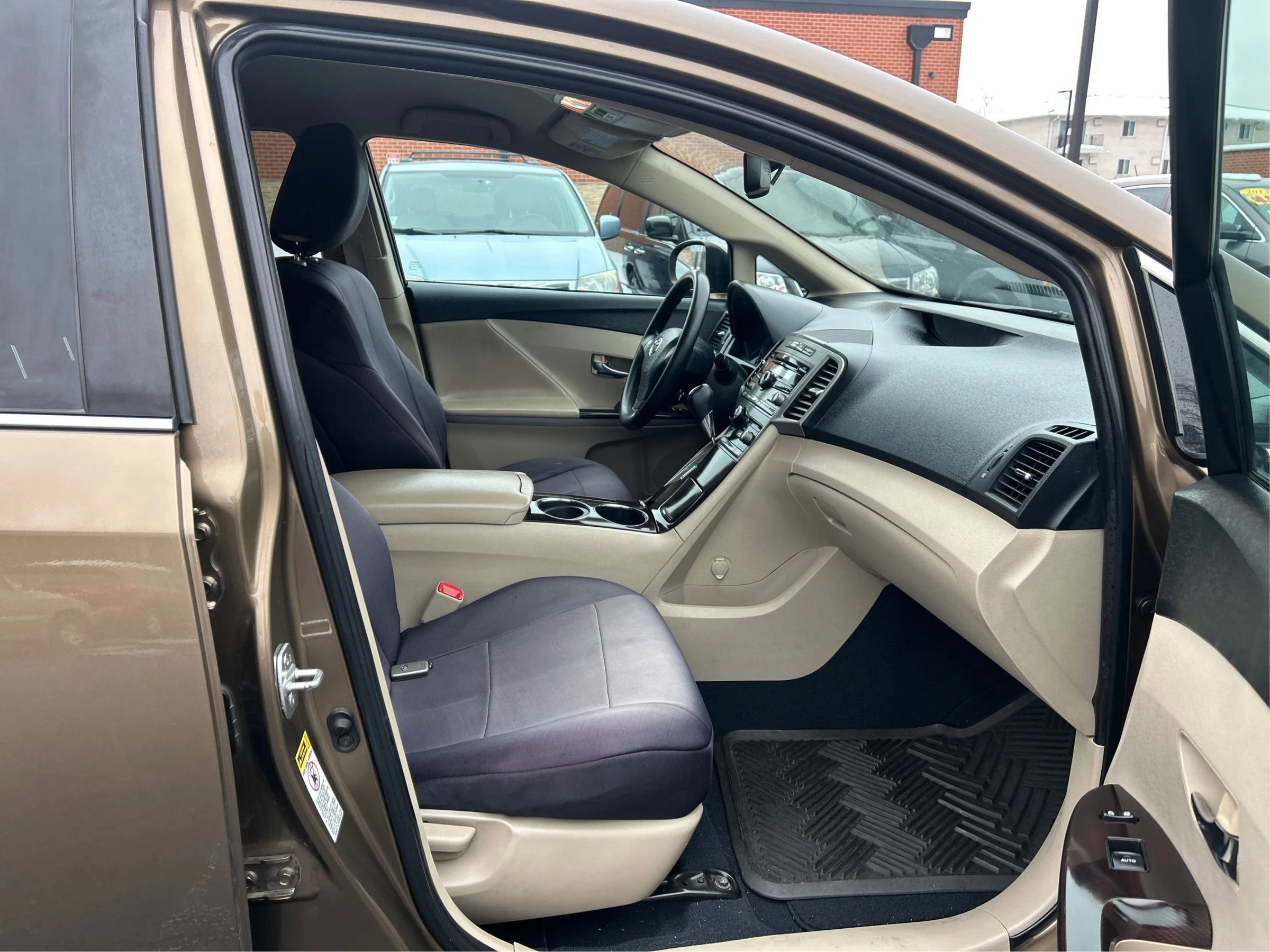 Used 2009 Toyota Venza AWD image 21